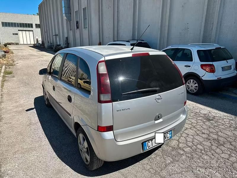 Occasion Opel Meriva Cosmo 101 ch (74 kW) 2005 Gris Monospace
