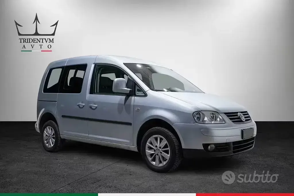 Usata VW Caddy Life 105 CV (77 kW) 2010 Argento Monovolume