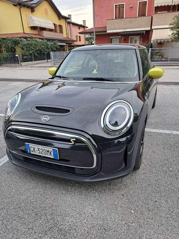 Usata 2022 Mini Cooper SE Essential Due volumi | 16.500 € (Ottimo prezzo) - Immagine 1/4