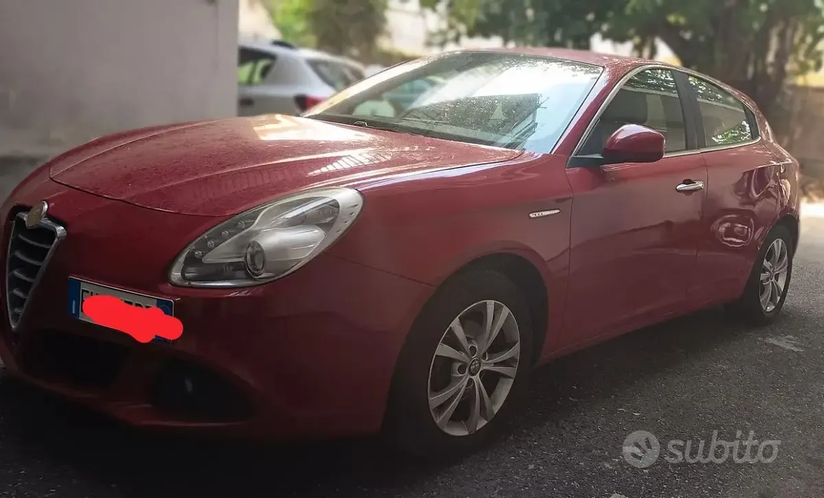 Usata Alfa Romeo Giulietta 105 CV (77 kW) 2011 Rosso Utilitaria