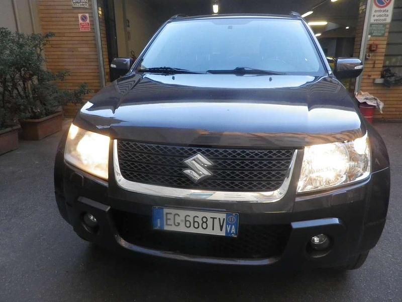 Usata Suzuki Grand Vitara 106 CV (77 kW) 2011 Grigio SUV