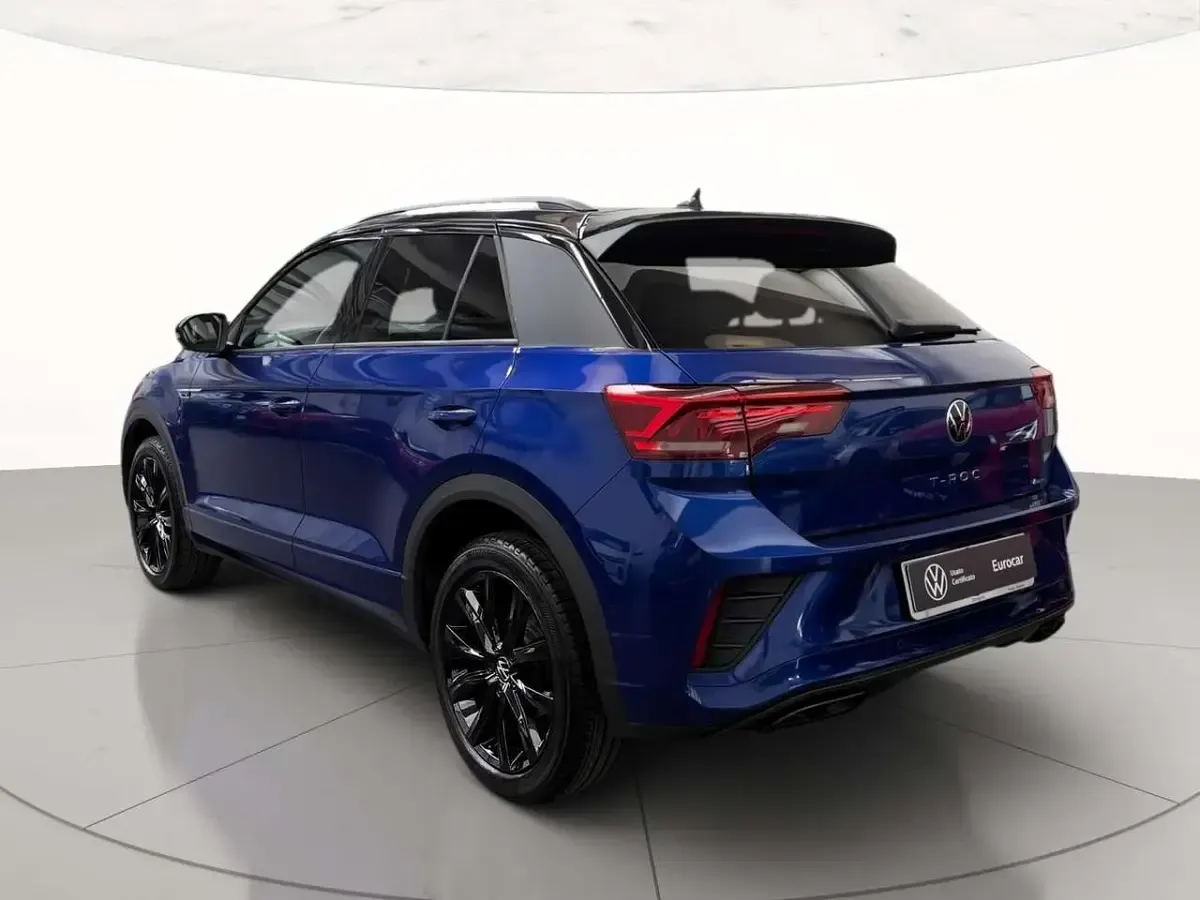Usata VW T-Roc R-line 150 CV (110 kW) 2024 Lapiz blue metallizzato nero SUV