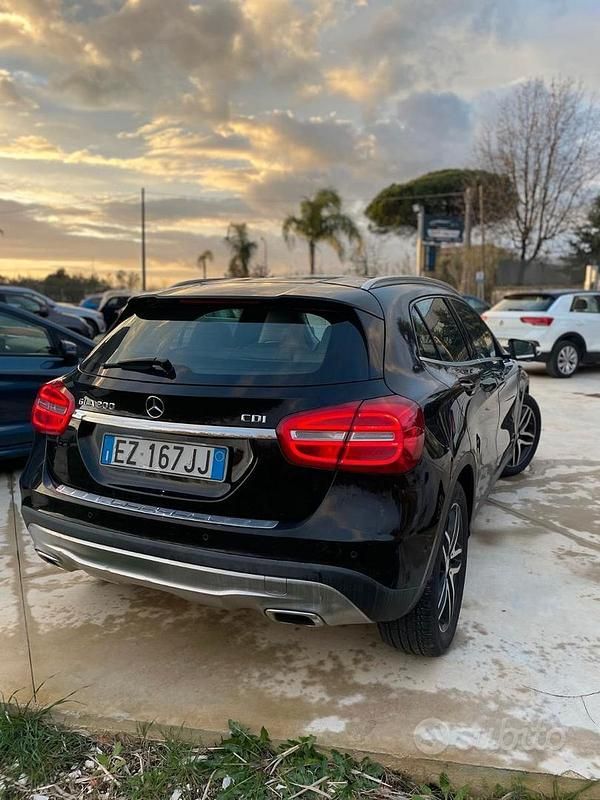 Usata Mercedes GLA200 136 CV (100 kW) 2015 Nero SUV