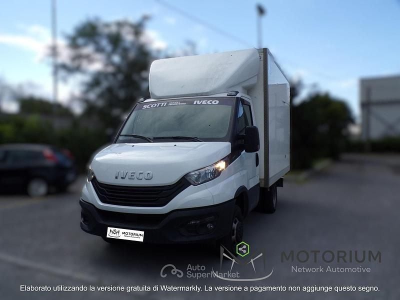 Usata Iveco Daily 116 CV (85 kW) 2023 Bianco Berlina