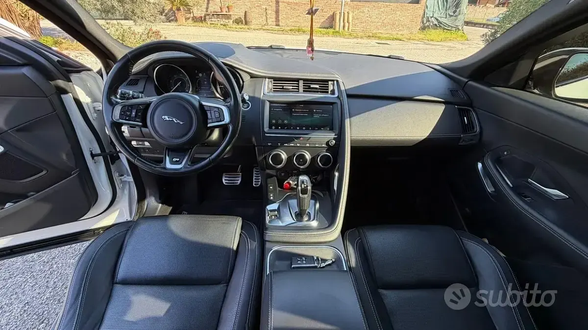 Usata Jaguar E-Pace 150 CV (110 kW) 2019 Bianco SUV