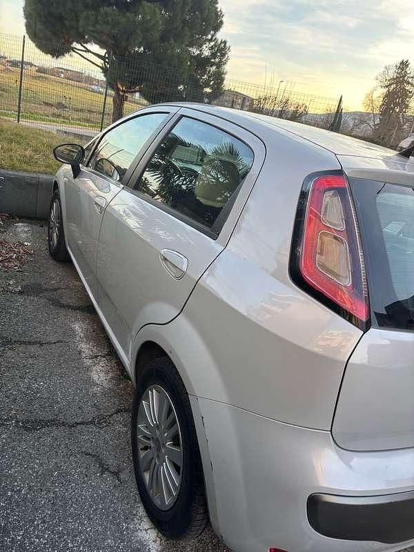 Usata Fiat Punto Evo Dynamic 95 CV (69 kW) 2011 Bianco Utilitaria