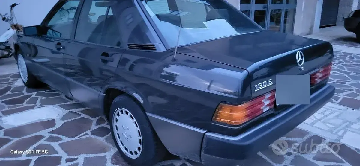 Usata Mercedes 190 109 CV (80 kW) 1990 Nero Berlina
