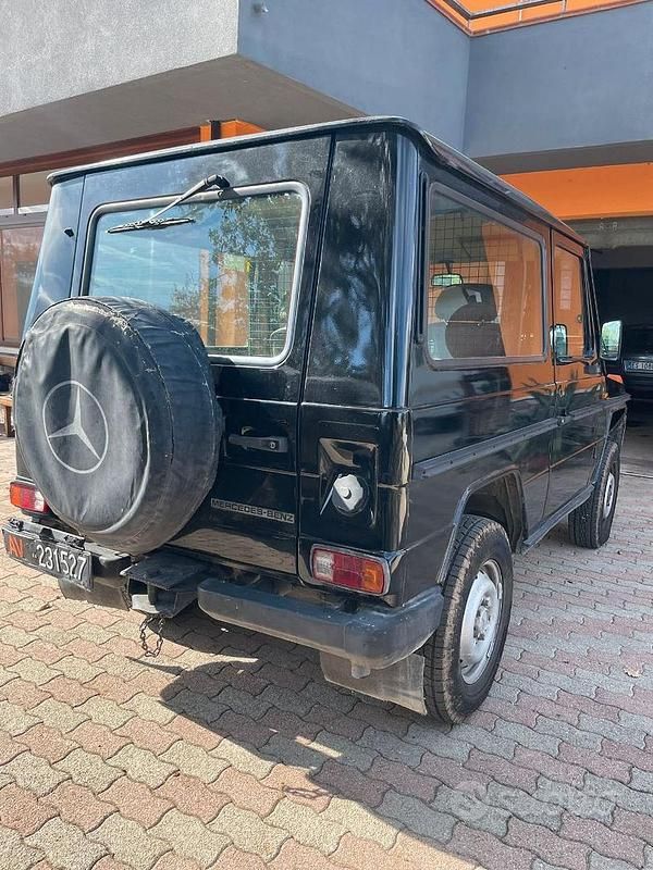Usata Mercedes G300 88 CV (64 kW) 1984 Nero SUV