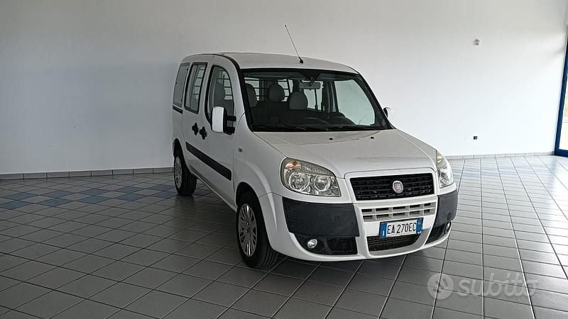 Usata Fiat Doblò Active 74 CV (54 kW) 2010 Bianco Monovolume