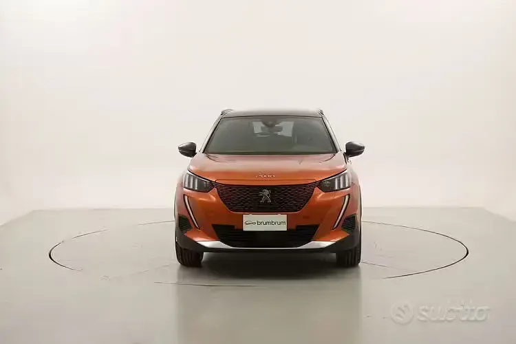 Usata Peugeot e-2008 GT 56 kW (77 CV) 2023 Arancione SUV