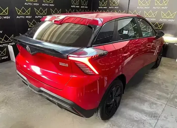 Usata MG MG4 EV 53 kW (73 CV) 2023 Rosso Utilitaria