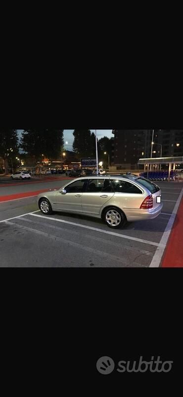 Usata Mercedes C220 150 CV (110 kW) 2006 Grigio Station wagon
