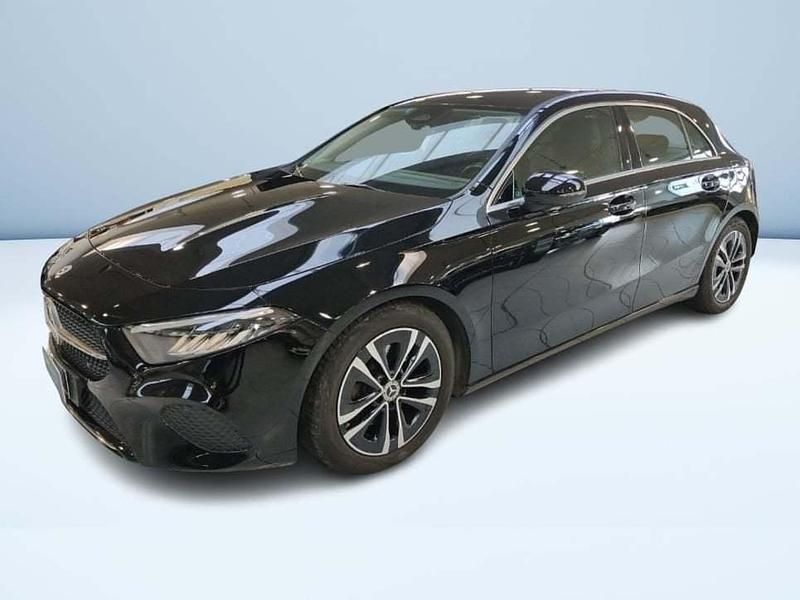 Nero Usata 2024 Mercedes A180 Advanced Berlina | 26.500 € (Ottimo prezzo) - Immagine 1/4
