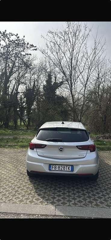 Usata Opel Astra Cosmo 101 CV (74 kW) 2015 Berlina