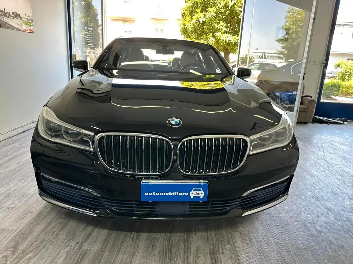 Usata BMW 740 258 CV (189 kW) 2016 Nero Berlina