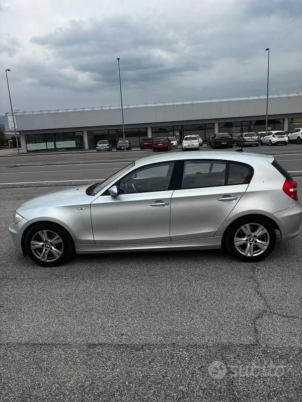 Usata BMW 118 143 CV (105 kW) 2008 Grigio Utilitaria