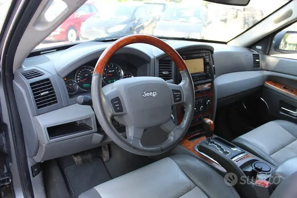 Usata Jeep Grand Cherokee Overland 218 CV (160 kW) 2008 Grigio SUV