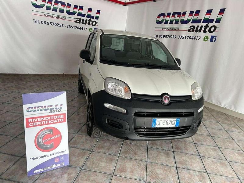 Usata Fiat Panda 4x4 Pop 86 CV (63 kW) 2021 Bianco pastello Utilitaria