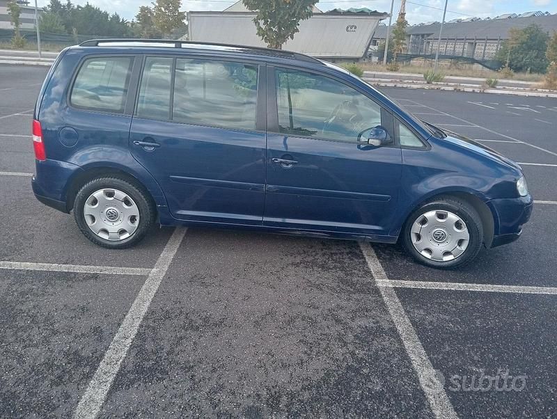Usata VW Touran Trendline 170 CV (125 kW) 2003 Blu Monovolume