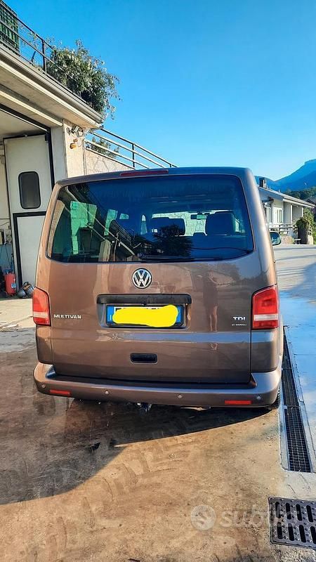 Usata VW Multivan 140 CV (102 kW) 2011 Furgone