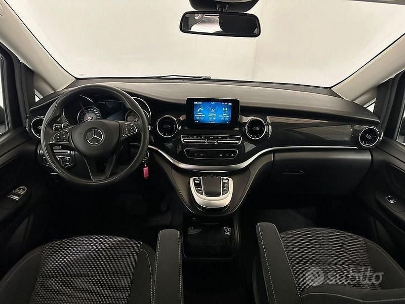 Usata Mercedes V250 Exclusive 190 CV (139 kW) 2022 Grigio Monovolume