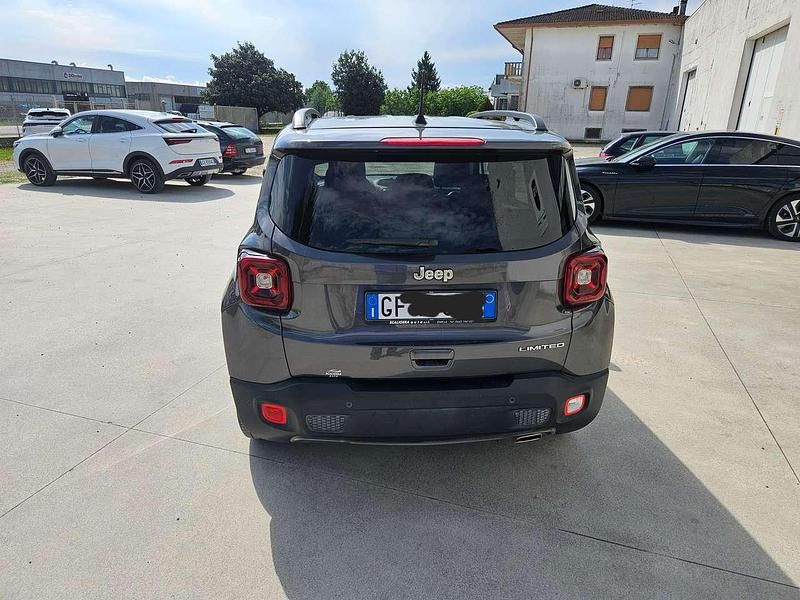 Begagnad Jeep Renegade Limited 120 HK (88 kW) 2021 Grå SUV