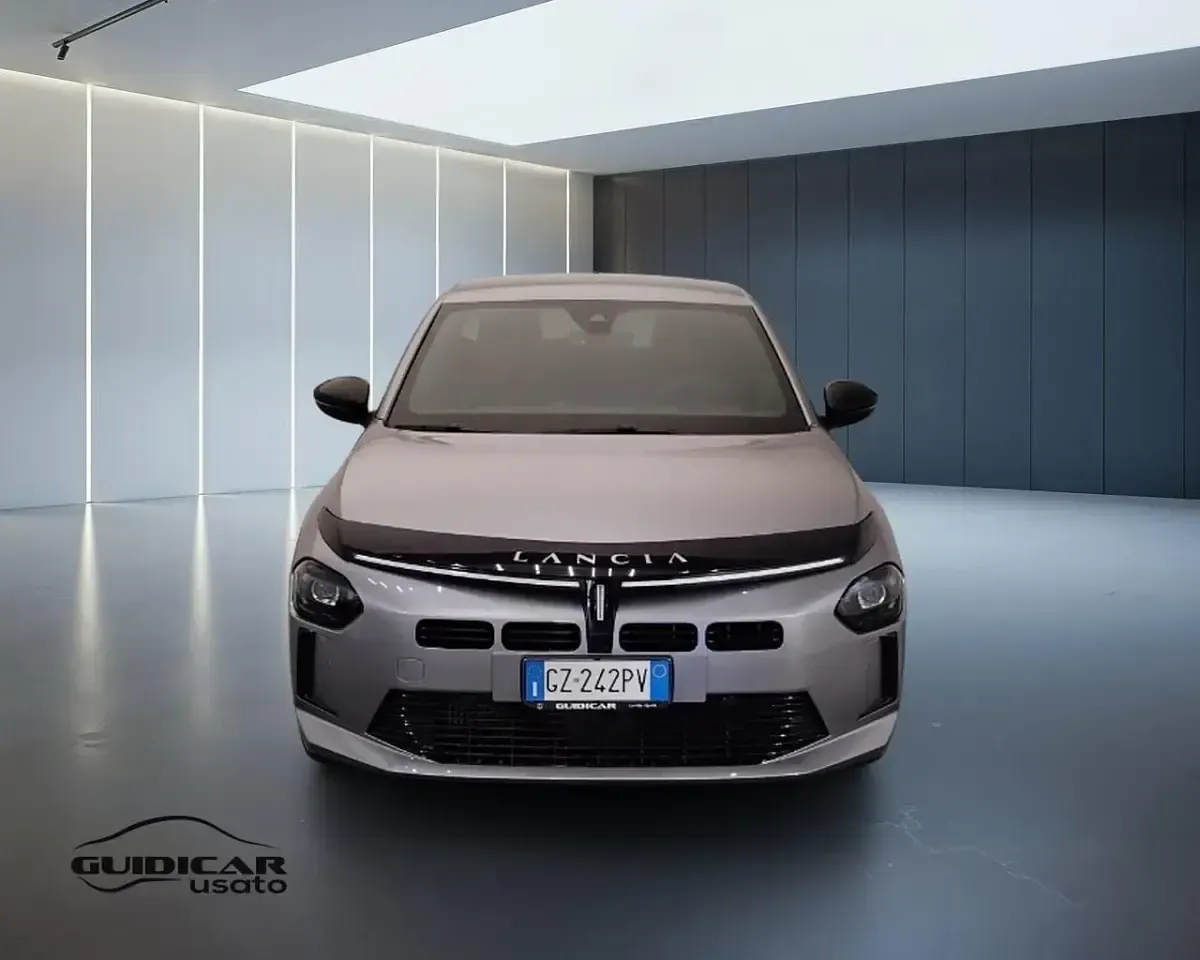 Usata Lancia Ypsilon 110 CV (80 kW) 2025 Blu/azzurro Utilitaria