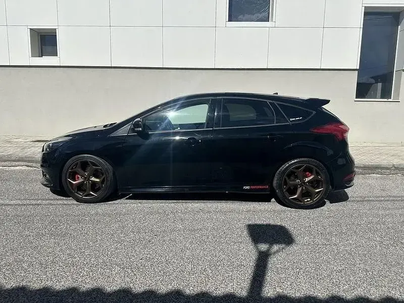 Usata Ford Focus ST 250 CV (183 kW) 2016 Nero Berlina