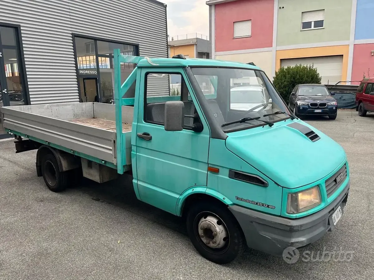 Usata Iveco Daily 103 CV (75 kW) 1997 Bluazzurro