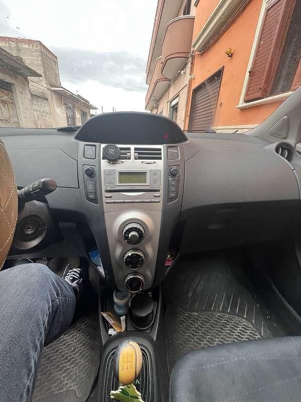 Usata Toyota Yaris Sol 65 CV (47 kW) 2006 Utilitaria