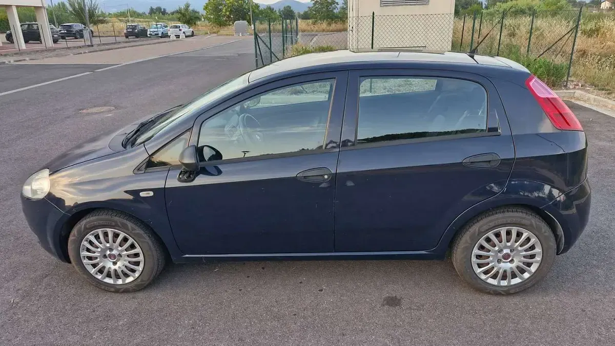 Usata Fiat Punto Easy 75 CV (55 kW) 2012 Blu/azzurro Utilitaria