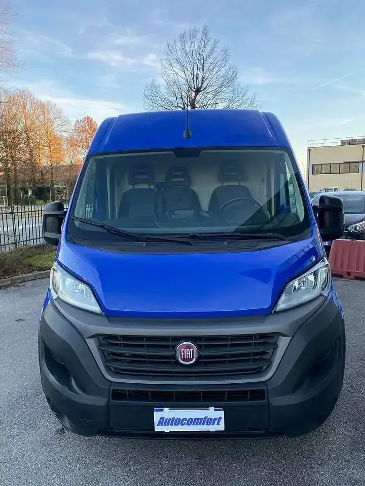 Occasion Fiat Ducato 33 120 ch (88 kW) 2021 Bleue Van