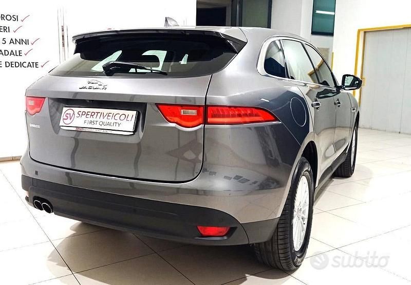 Usata Jaguar F-Pace Prestige 180 CV (132 kW) 2017 Grigio SUV