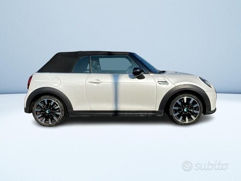 Usata Mini Cooper Cabriolet 135 CV (99 kW) 2023 Bianco Cabrio