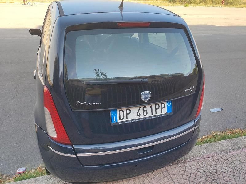 Usata Lancia Musa 90 CV (66 kW) 2008 Blu Monovolume