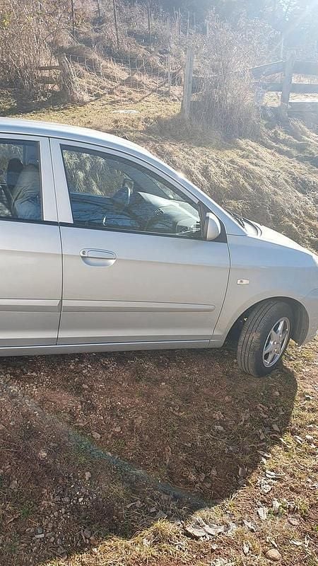 Gebraucht Kia Picanto 61 PS (44 kW) 2007 Grau Kleinwagen