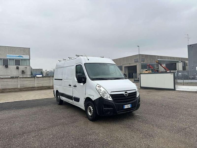 Usata Opel Movano 110 CV (80 kW) 2015 Bianco Monovolume
