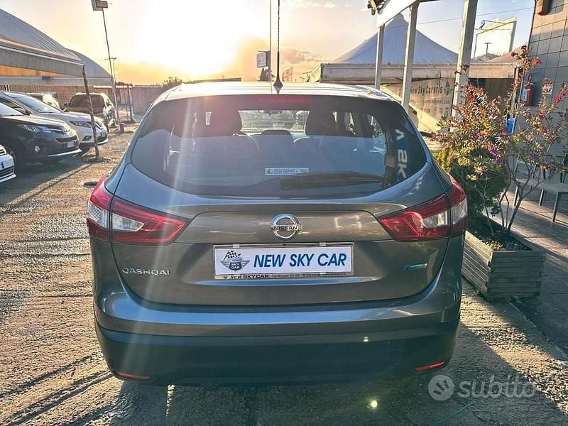 Usata Nissan Qashqai Acenta 131 CV (96 kW) 2014 Grigio SUV