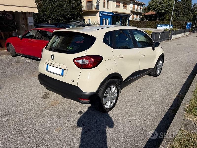 Usata Renault Captur Life 90 CV (66 kW) 2015 Bianco SUV