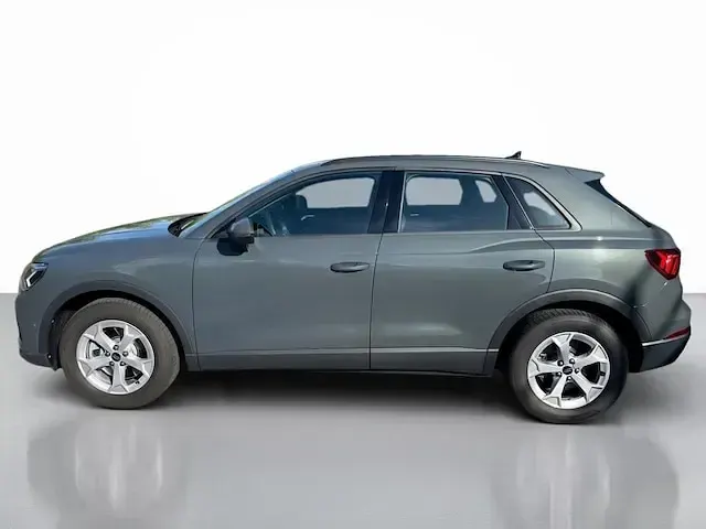 Usata Audi Q3 Business 190 CV (139 kW) 2025 Grigio atomico metallizzato SUV