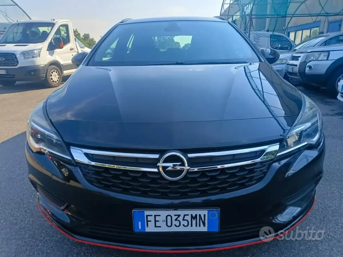 Usata Opel Astra Innovation 150 CV (110 kW) 2016 Nero Station wagon