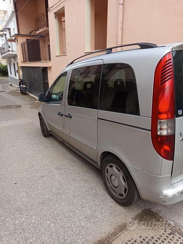 Usata Mercedes Vaneo 91 CV (66 kW) 2003 Grigio Monovolume