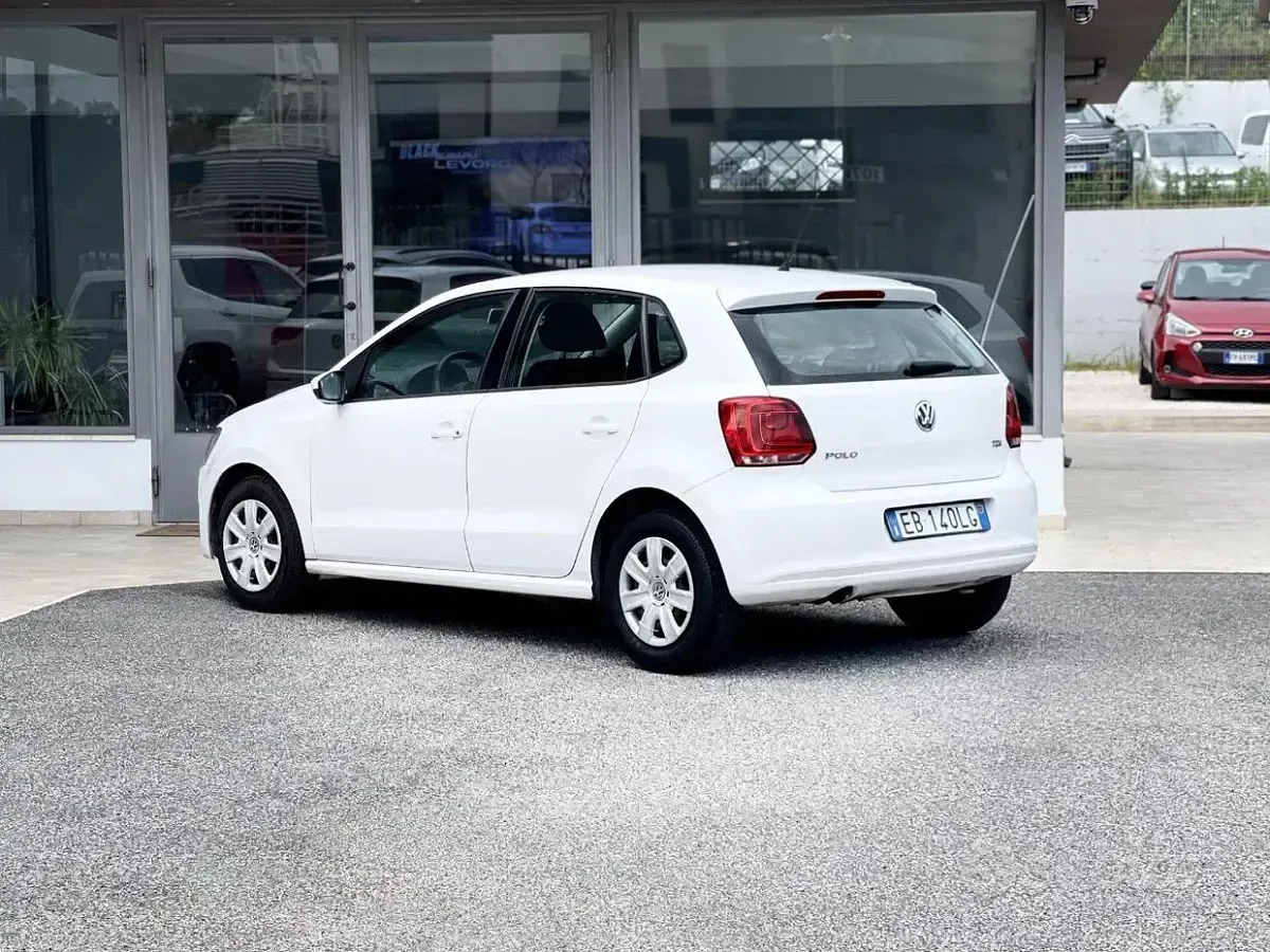Usata VW Polo Comfortline 75 CV (55 kW) 2012 Bianco Utilitaria