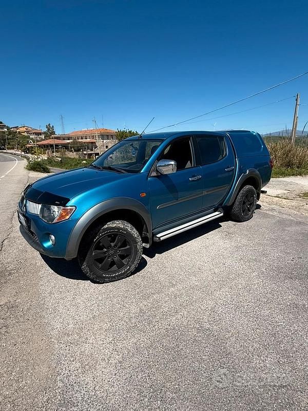 Usata Mitsubishi L 136 CV (100 kW) 2008 Blu SUV