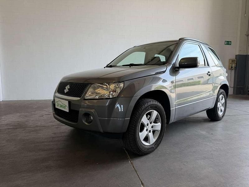 Usata Suzuki Grand Vitara 129 CV (94 kW) 2006 Grigio metallizzato SUV