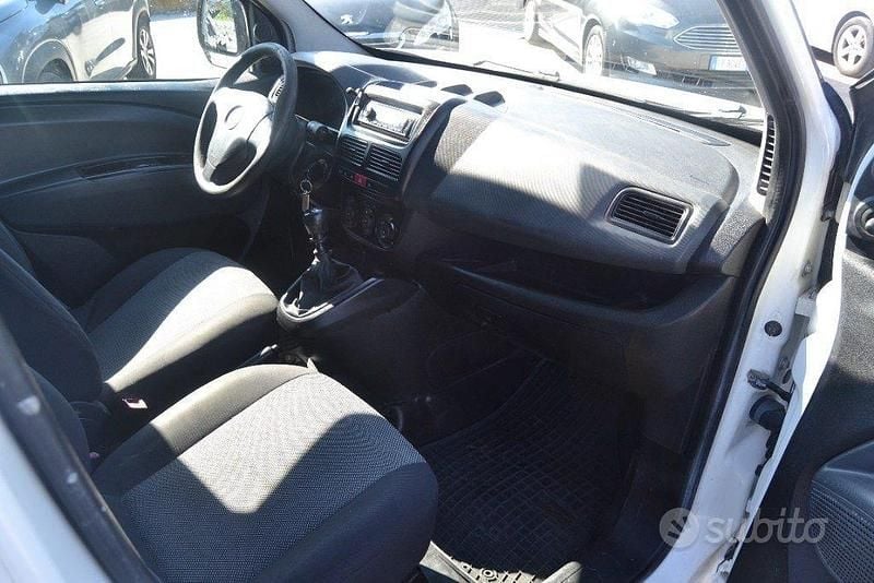 Usata Fiat Doblò 101 CV (74 kW) 2012 Bianco Monovolume