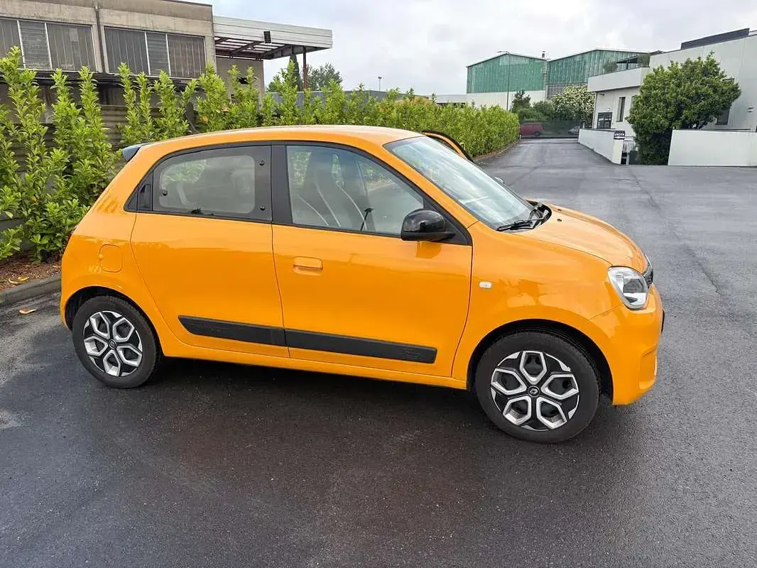 Usata Renault Twingo SE 65 CV (47 kW) 2023 Giallo Utilitaria