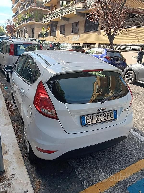 Usata Ford Fiesta 75 CV (55 kW) 2014 Utilitaria