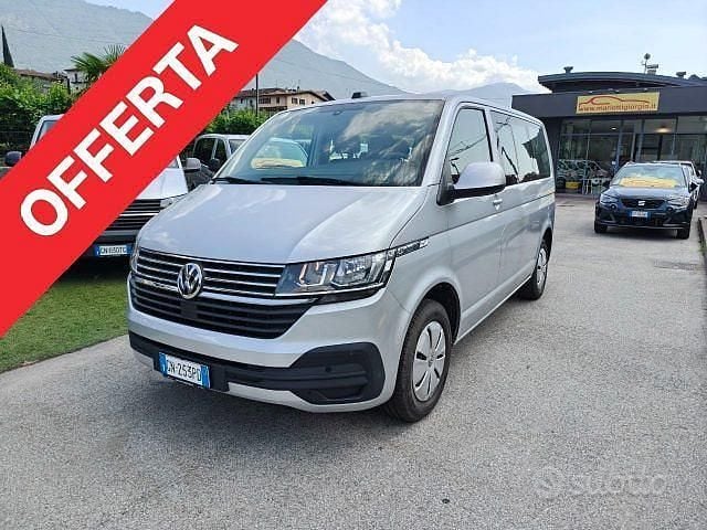 Grigio Usata 2023 VW Caravelle Comfortline Monovolume | 37.900 € (Buon prezzo) - Immagine 1/4