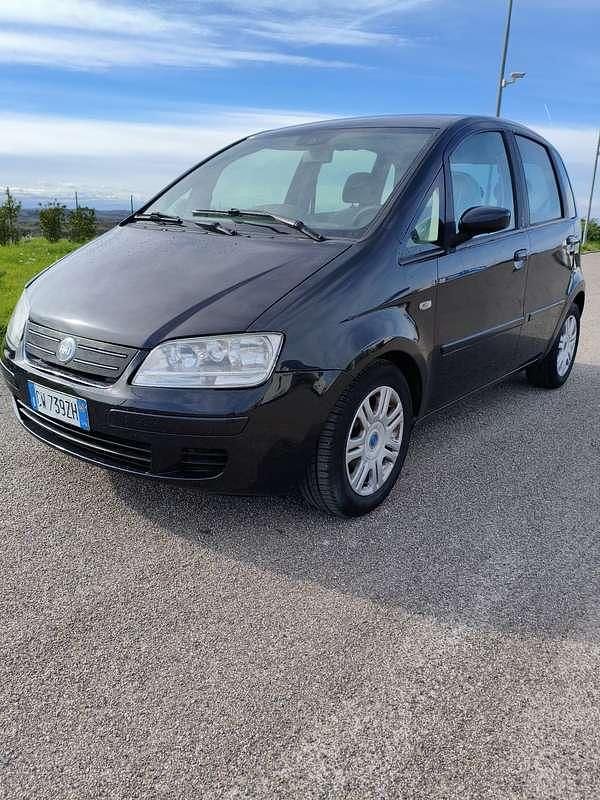 Usata 2006 Fiat Idea Dynamic Monovolume | 3500 € (Buon prezzo) - Immagine 1/4